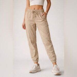 Freely Tan Lightweight Jogger Pants Women’s Medium Elastic Waist Athleisure